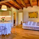 Relais Corte Guastalla 컨트리하우스 *