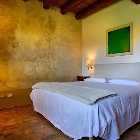 Relais Corte Guastalla 컨트리하우스 *