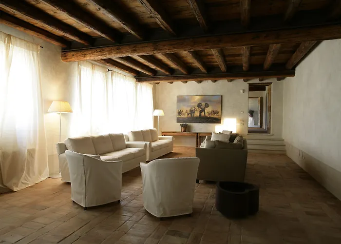 Hétvégi ház Relais Corte Guastalla *